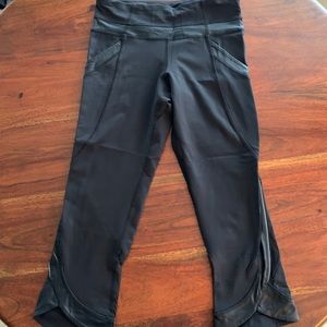 Lululemon black crop pant